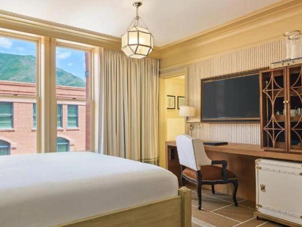 Hotel Jerome, An Auberge Resort Aspen Exterior photo