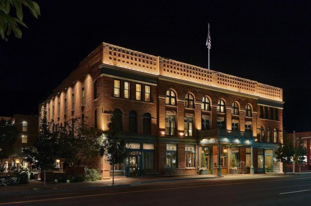 Hotel Jerome, An Auberge Resort Aspen Exterior photo